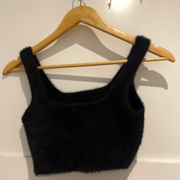 ARITZIA BABATON fuzzy black crop top - Picture 2 of 4